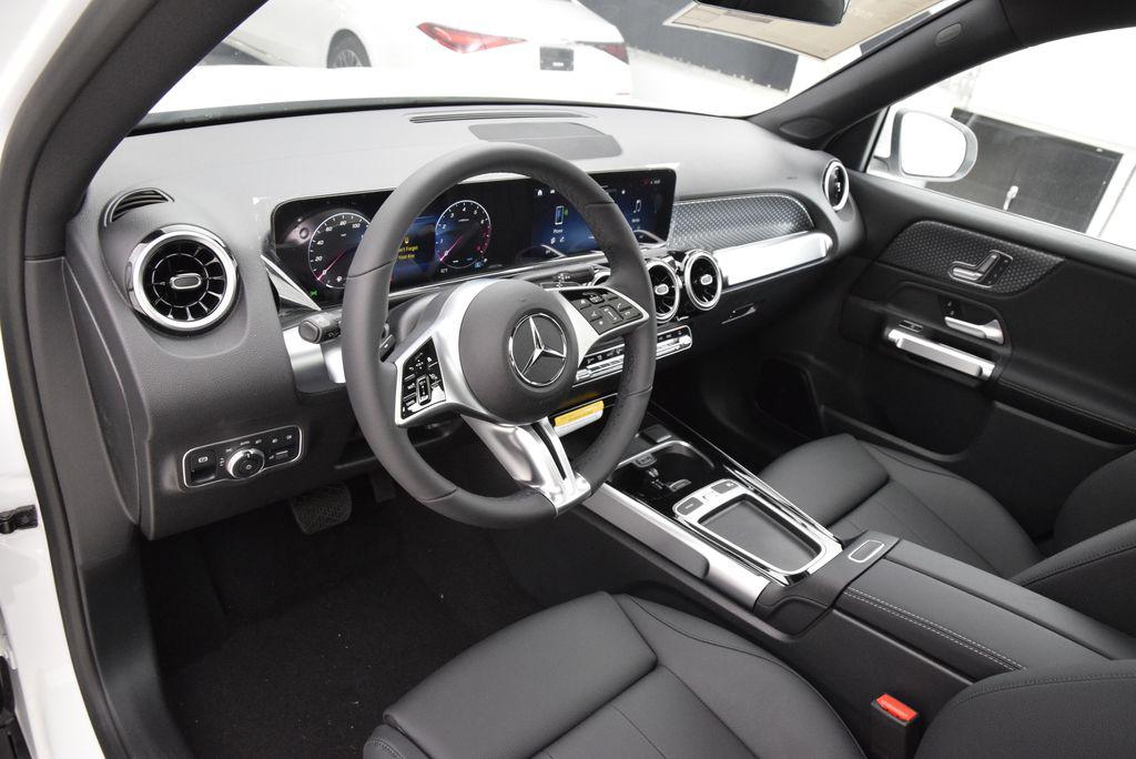 2026 Mercedes-BENZ GLB — миниатюра 21