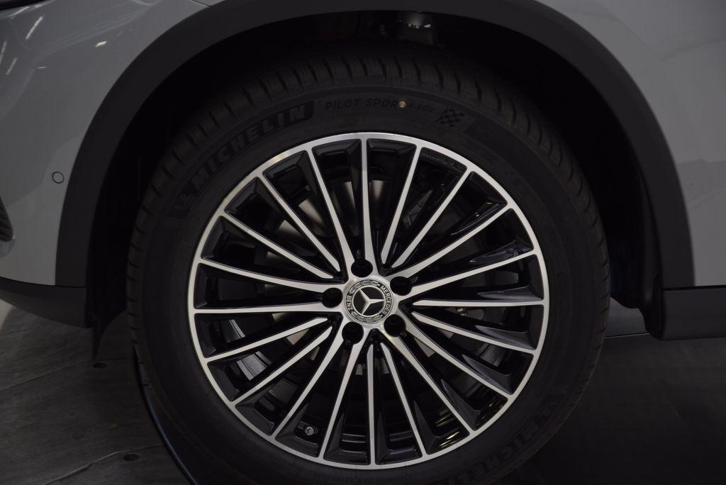 2026 Mercedes-BENZ GLC thumbnail 12