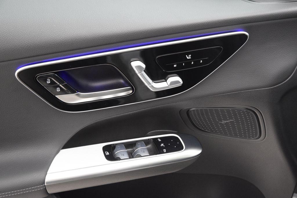 2026 Mercedes-BENZ GLC — миниатюра 22