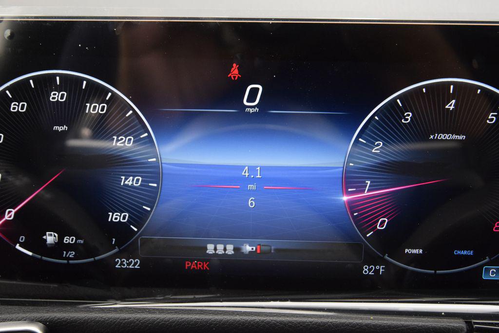 2026 Mercedes-BENZ GLB — миниатюра 26