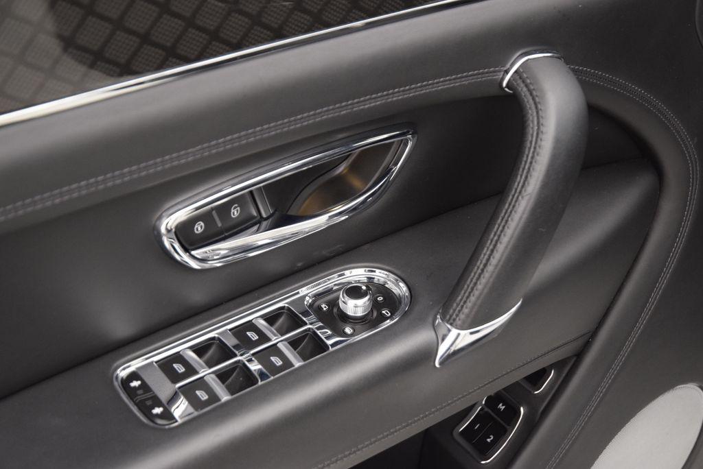 صورة مصغرة 22 لـ 2020 Bentley BENTAYGA V8