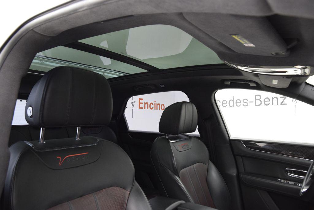 صورة مصغرة 18 لـ 2020 Bentley BENTAYGA V8
