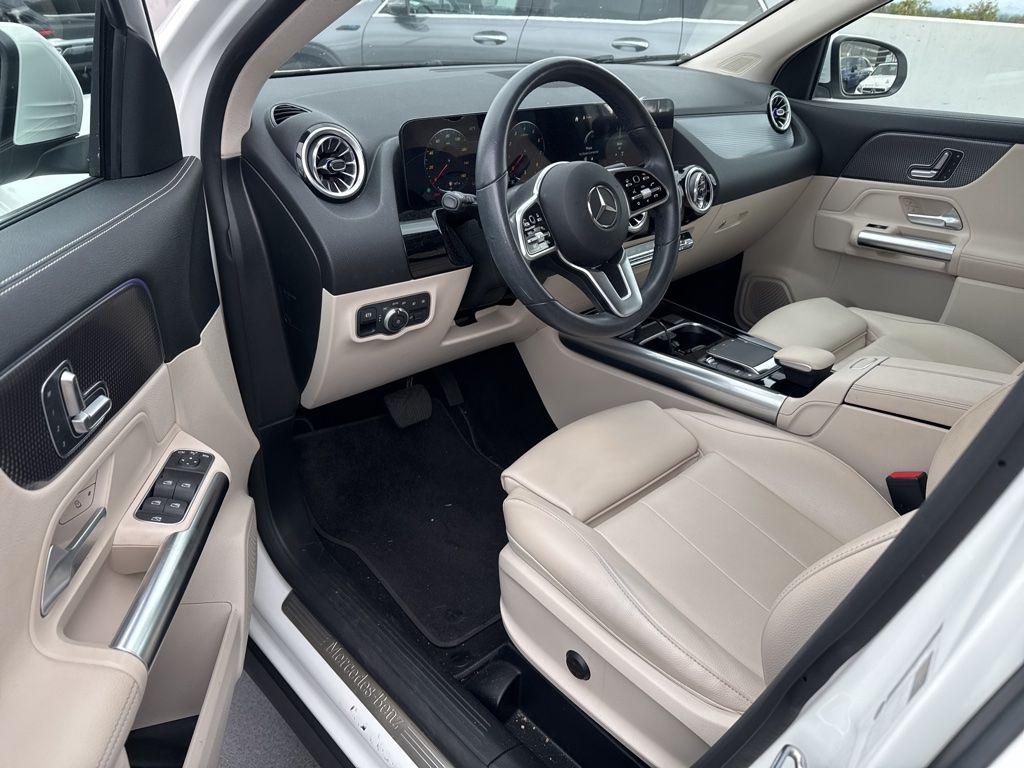 MERCEDES-BENZ GLA - 9