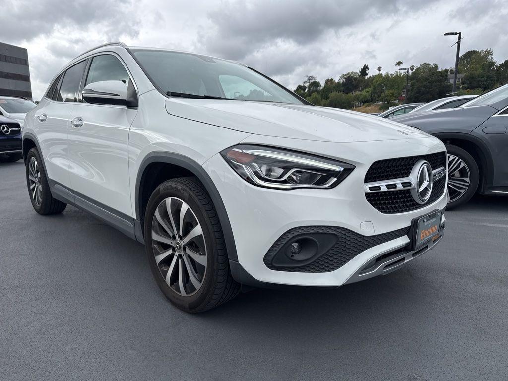 MERCEDES-BENZ GLA - 3