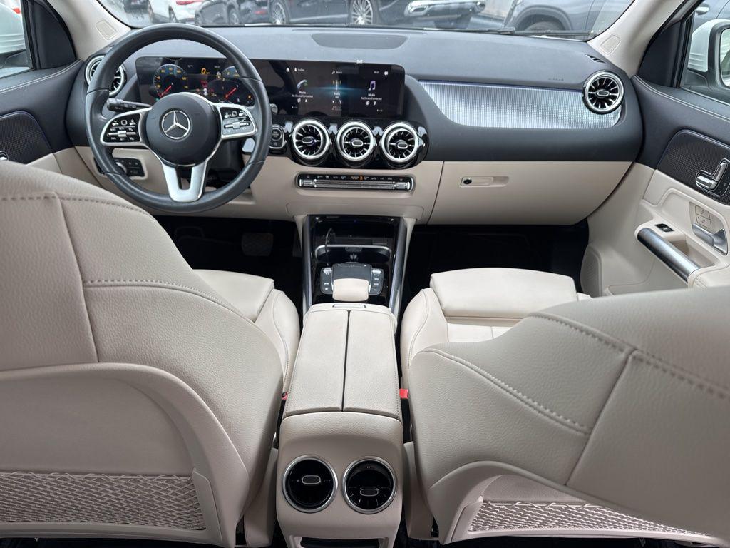 MERCEDES-BENZ GLA - 8