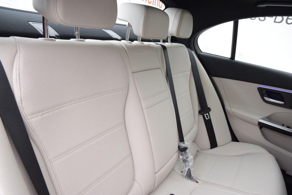 2026 Mercedes-BENZ C-CLASS — миниатюра 19