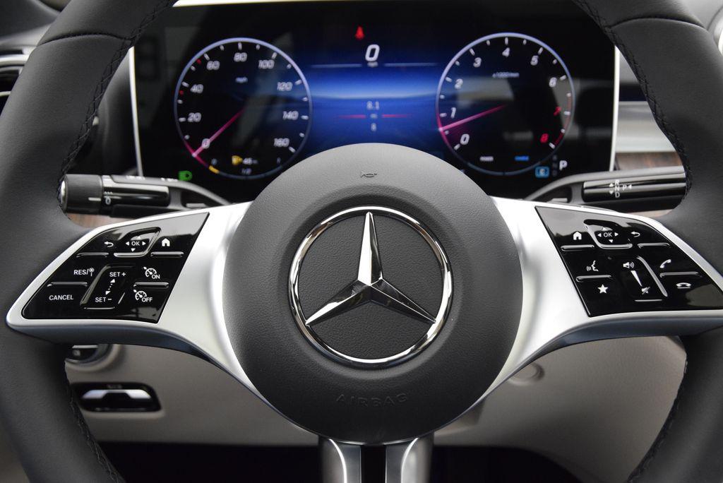 2026 Mercedes-BENZ C-CLASS — миниатюра 23