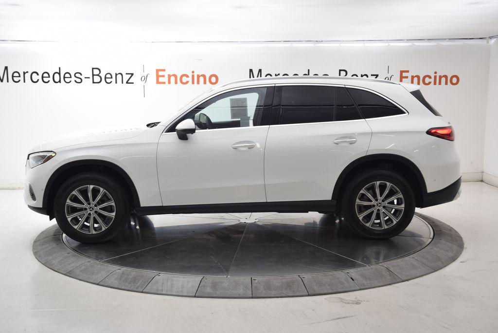 2024 Mercedes-BENZ GLC photo 3