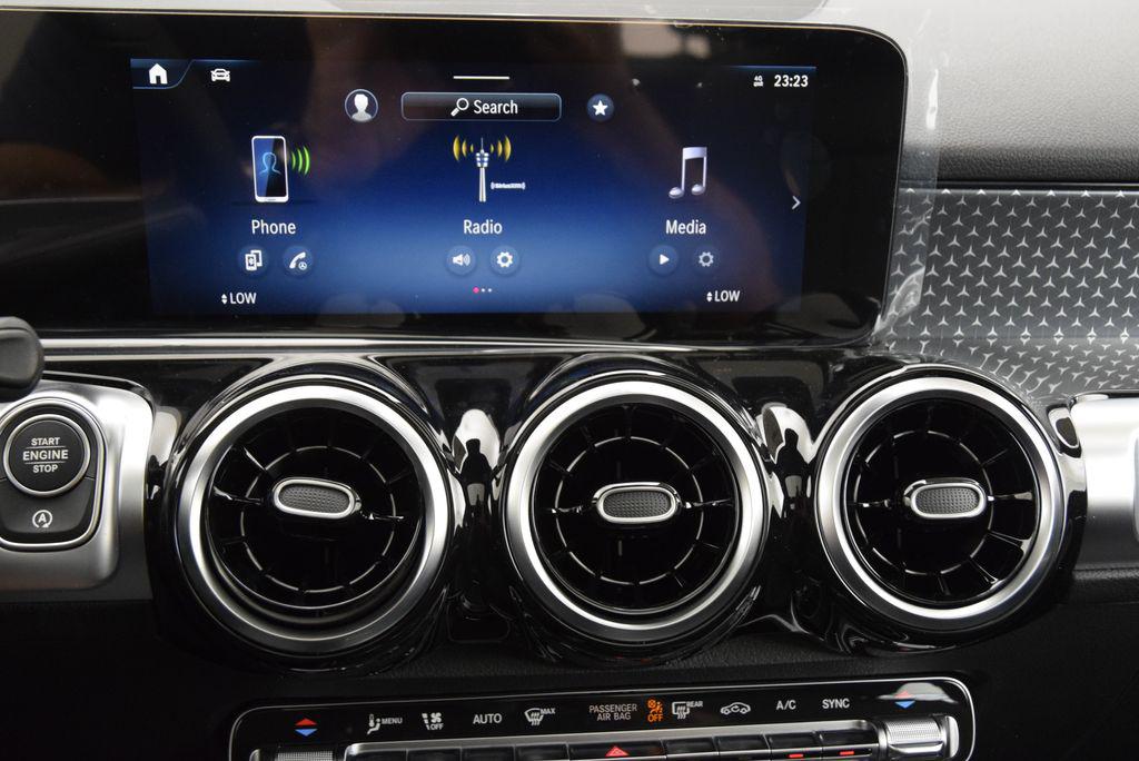 2026 Mercedes-BENZ GLB — миниатюра 27