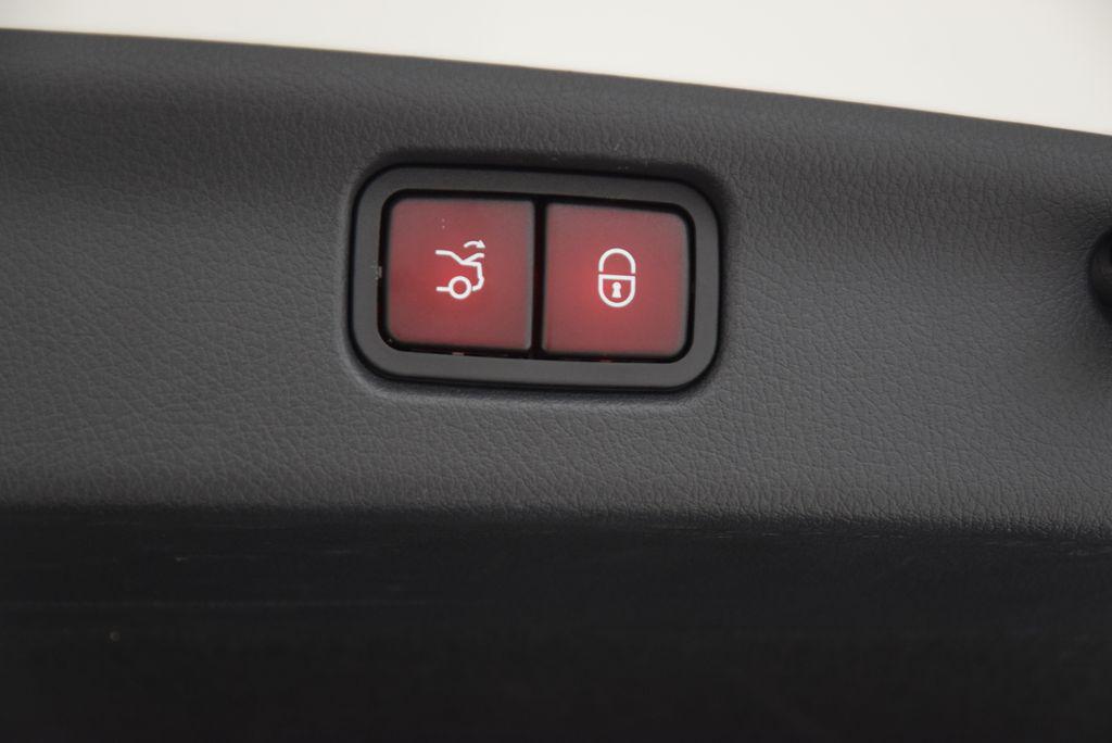صورة مصغرة 29 لـ 2023 Mercedes-BENZ C-CLASS