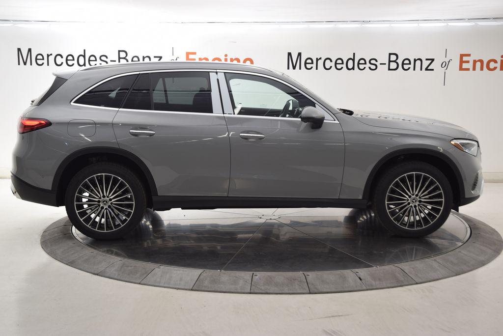 2027 Mercedes-BENZ GLC — миниатюра 7