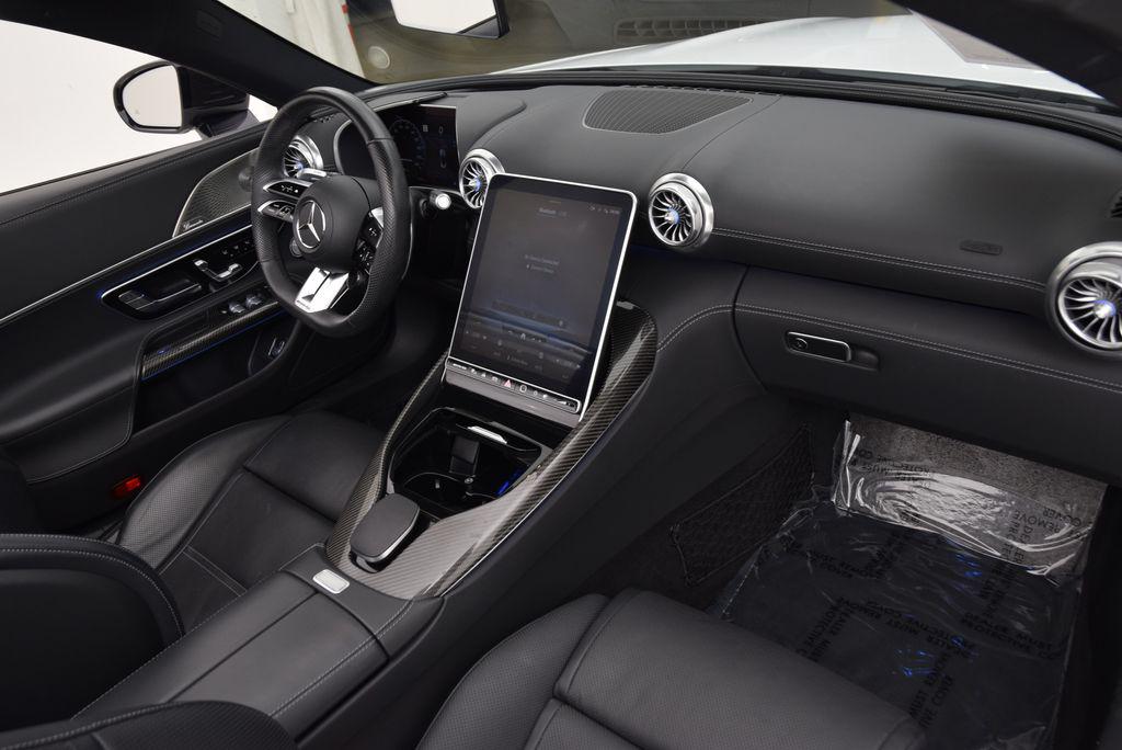 صورة 15 لـ 2022 Mercedes-BENZ AMG SL 63 BASE