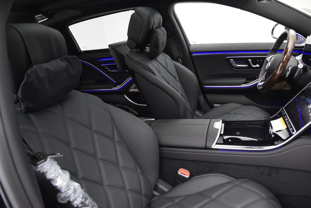 2026 Mercedes-BENZ MAYBACH 缩略图 16