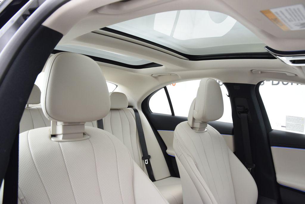 صورة مصغرة 17 لـ 2026 Mercedes-BENZ E-CLASS