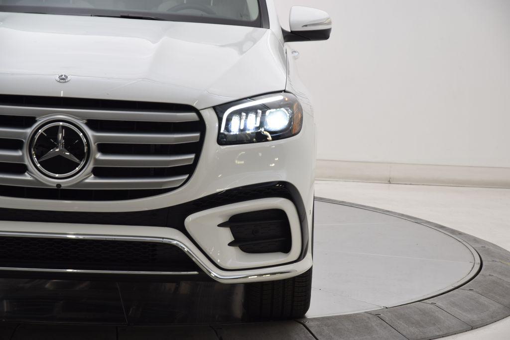 2026 Mercedes-BENZ GLS — миниатюра 10