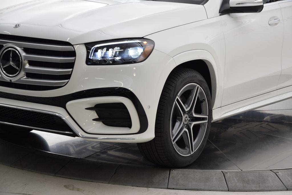 2026 Mercedes-BENZ GLS — миниатюра 11
