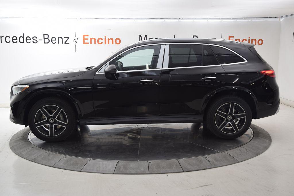 2026 Mercedes-BENZ GLC — фото 3
