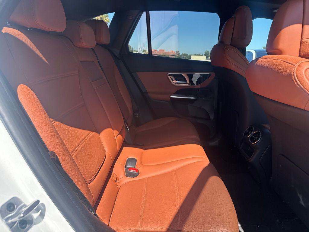 صورة 7 لـ 2024 Mercedes-BENZ GLC