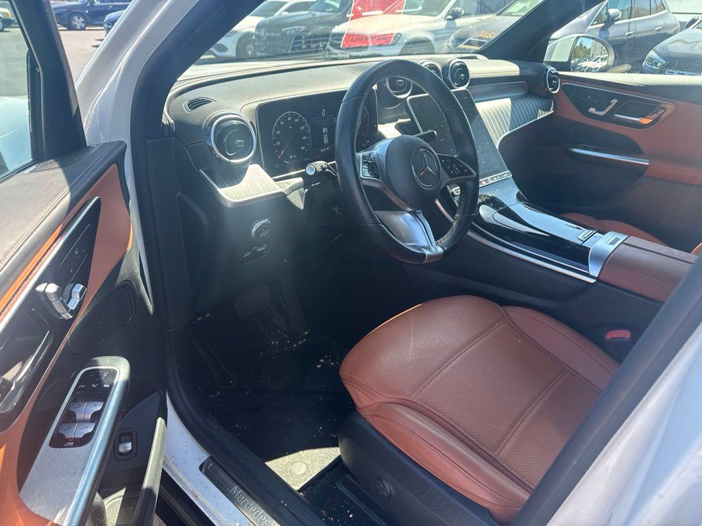 صورة 9 لـ 2024 Mercedes-BENZ GLC