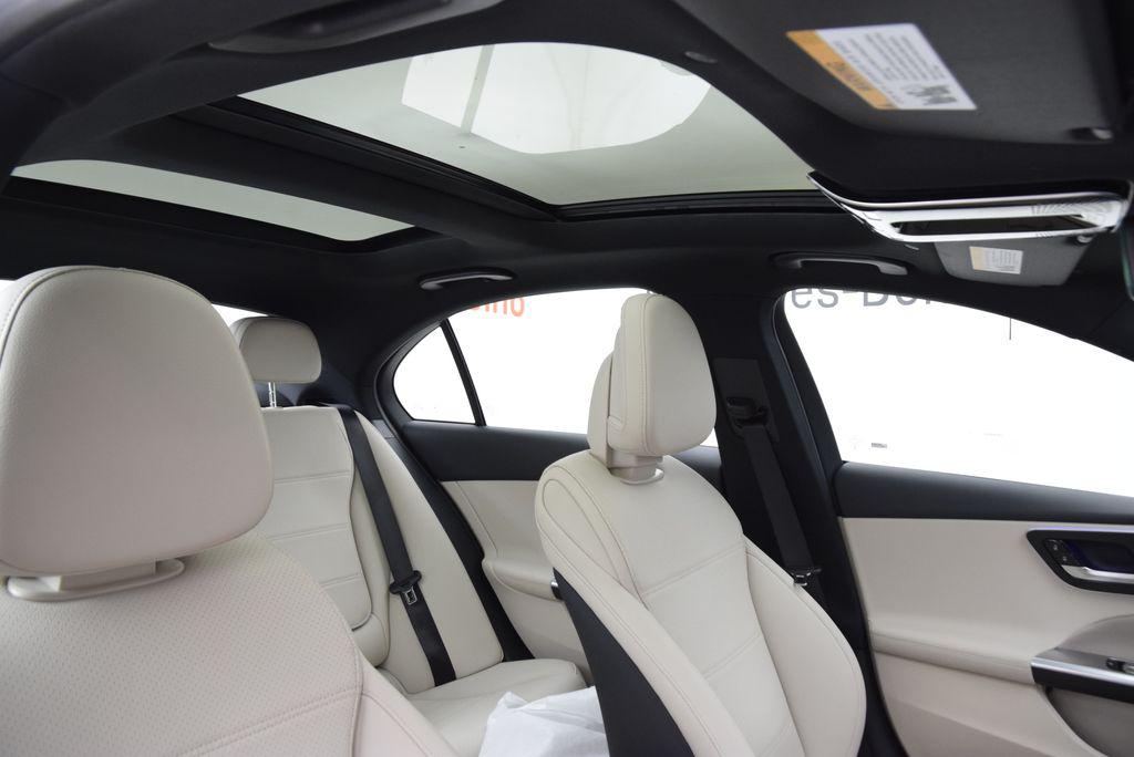 2026 Mercedes-BENZ C-CLASS — миниатюра 17