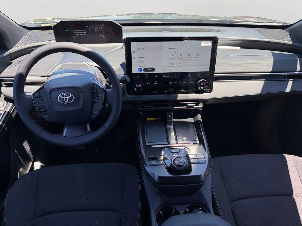 2026 Toyota C-HR SE photo 9