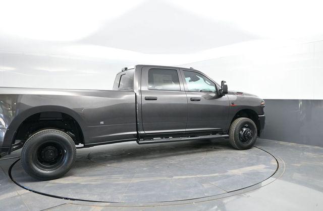 2026 RAM 3500 TRADESMAN CREW CAB 4X4 8' BOX — фото 2