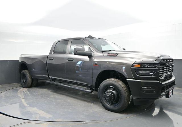 2026 RAM 3500 TRADESMAN CREW CAB 4X4 8' BOX — фото 4
