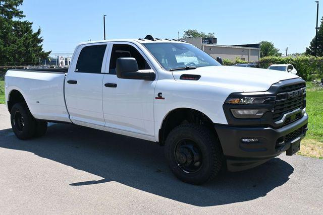 صورة 10 لـ 2026 RAM 3500 TRADESMAN CREW CAB 4X4 8' BOX
