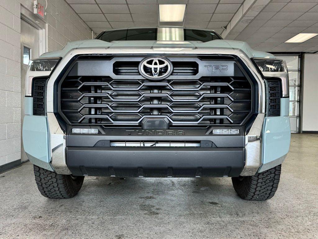 TOYOTA TUNDRA - 3