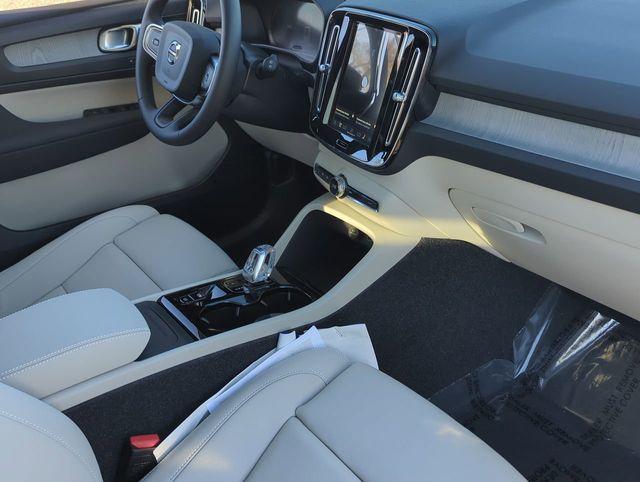 صورة مصغرة 13 لـ 2026 Volvo XC40 B4 PLUS