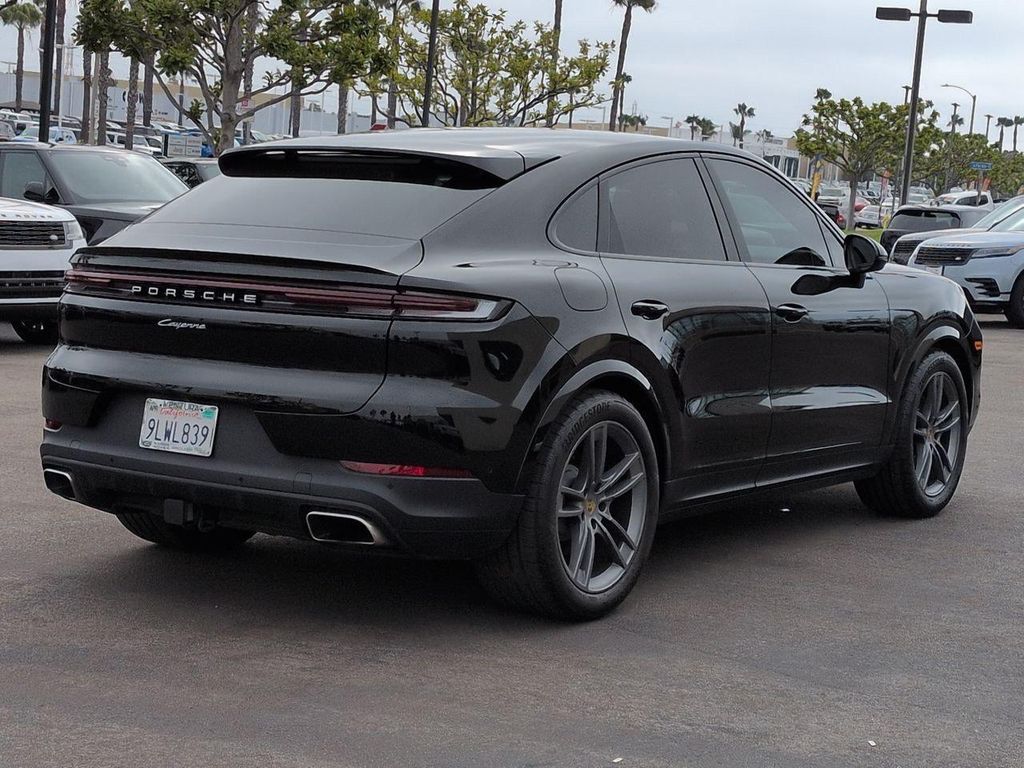 صورة 5 لـ 2024 Porsche CAYENNE