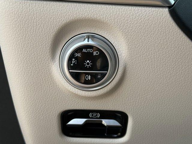 2025 Mercedes-BENZ C-CLASS — миниатюра 23