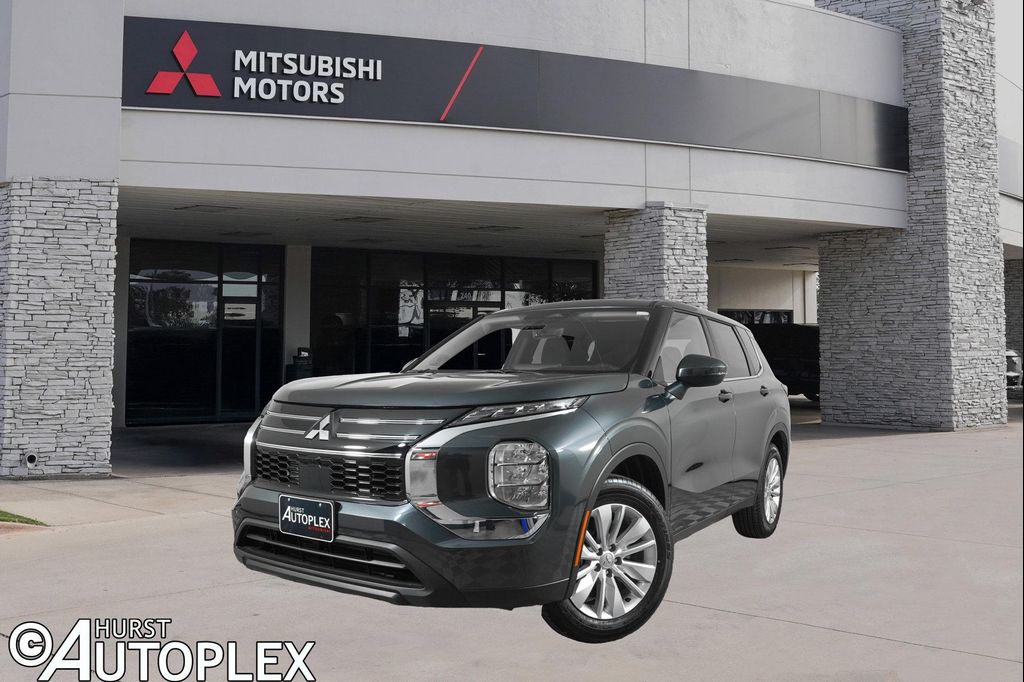 New 2026 Mitsubishi Outlander ES