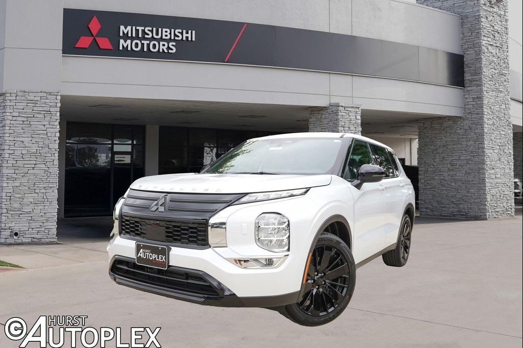 New 2026 Mitsubishi Outlander LE S-AWC