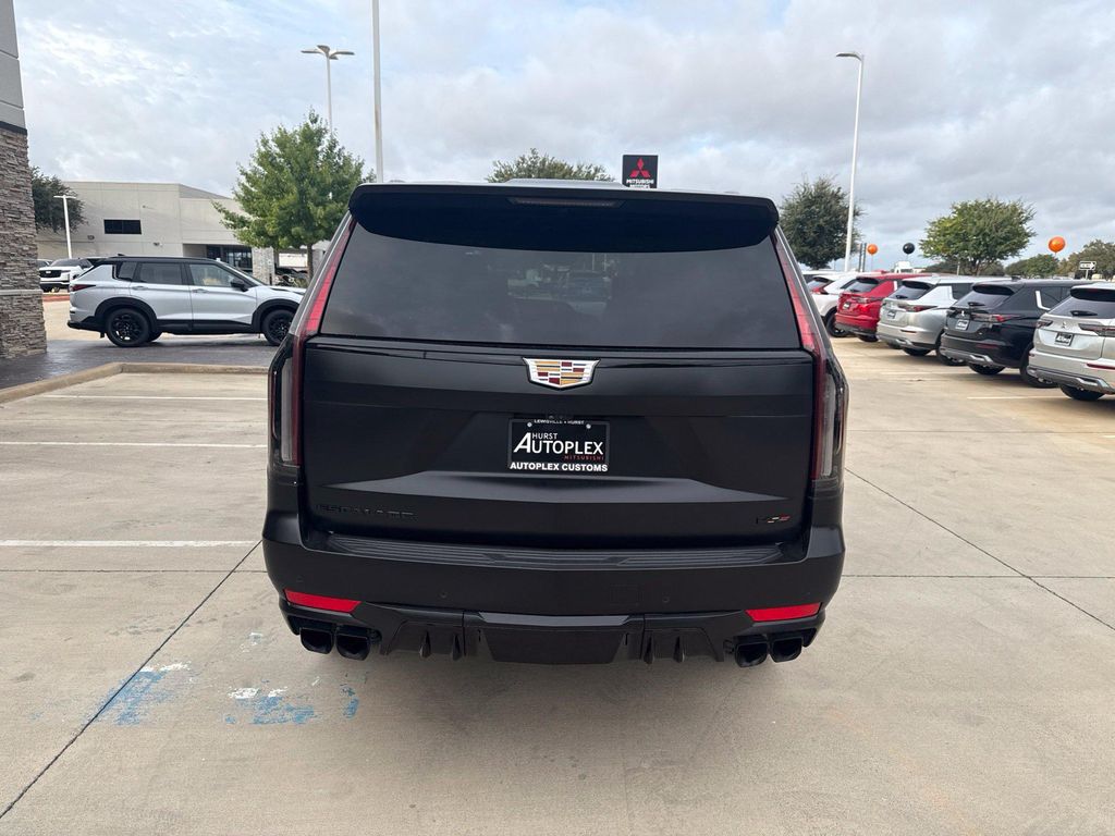 صورة 4 لـ 2023 Cadillac ESCALADE V-SERIES