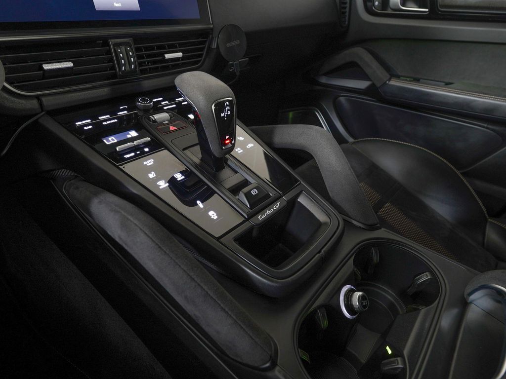 صورة مصغرة 21 لـ 2023 Porsche CAYENNE TURBO GT