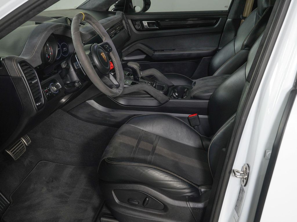 صورة مصغرة 13 لـ 2023 Porsche CAYENNE TURBO GT
