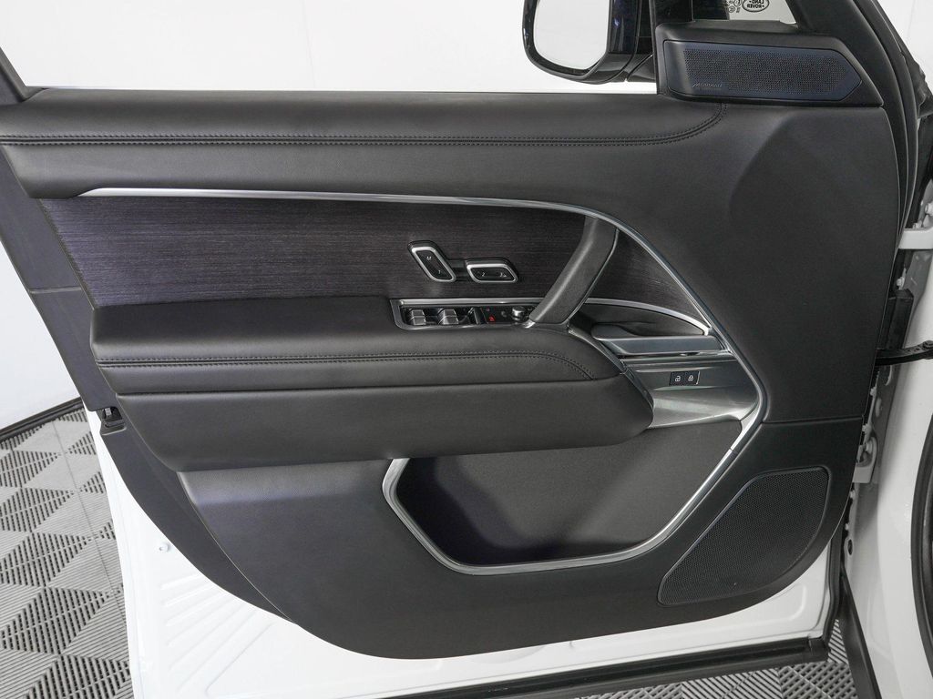 صورة مصغرة 15 لـ 2025 LAND Rover RANGE ROVER P530 SE
