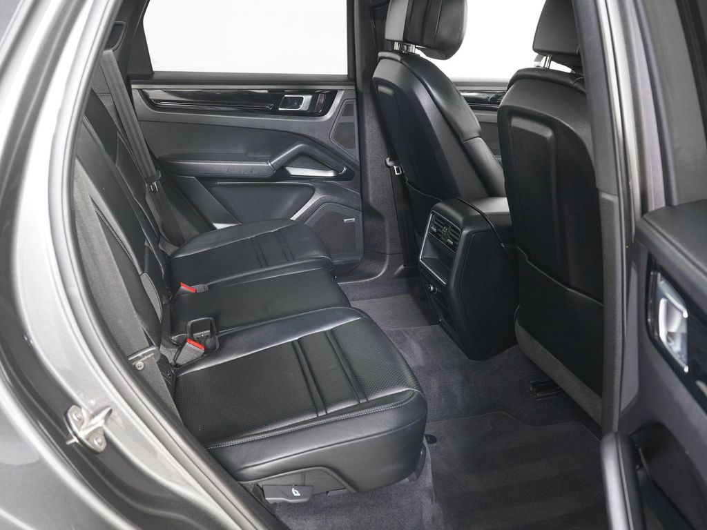 PORSCHE CAYENNE - 10