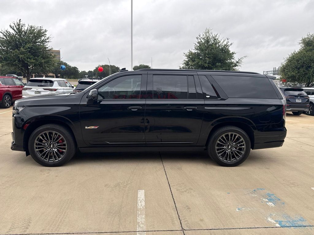 صورة 3 لـ 2024 Cadillac ESCALADE ESV V-SERIES