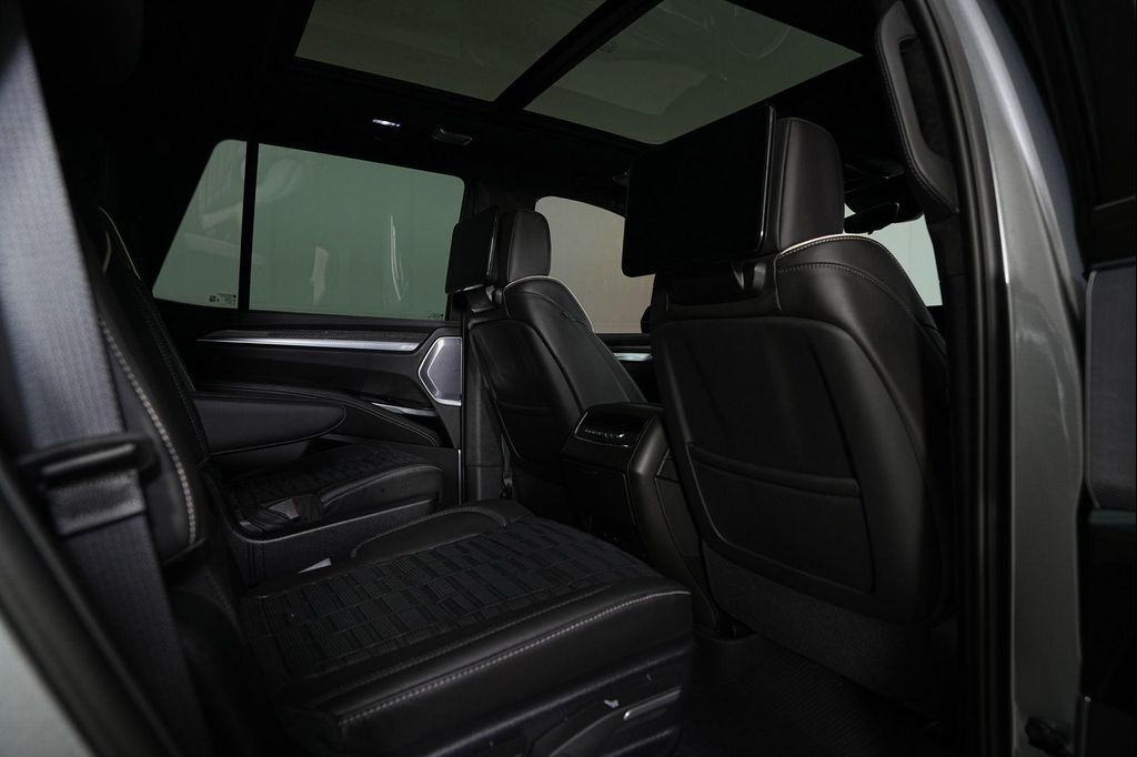 صورة 7 لـ 2025 Cadillac ESCALADE V-SERIES