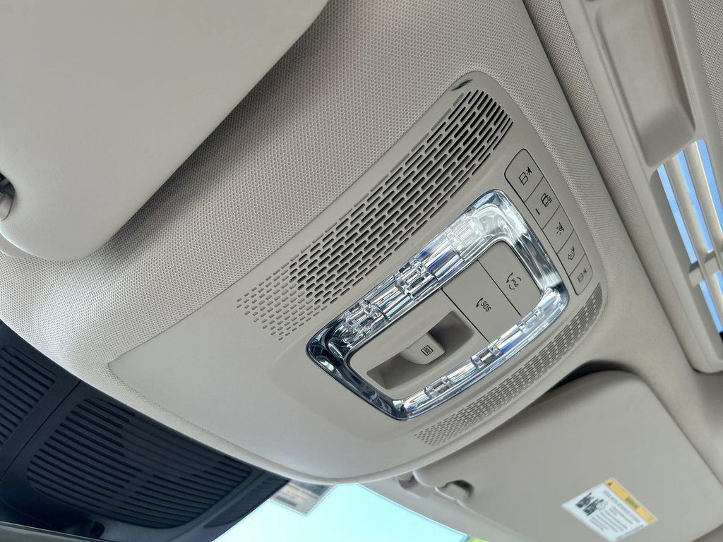 2022 Mercedes-BENZ GLS thumbnail 30