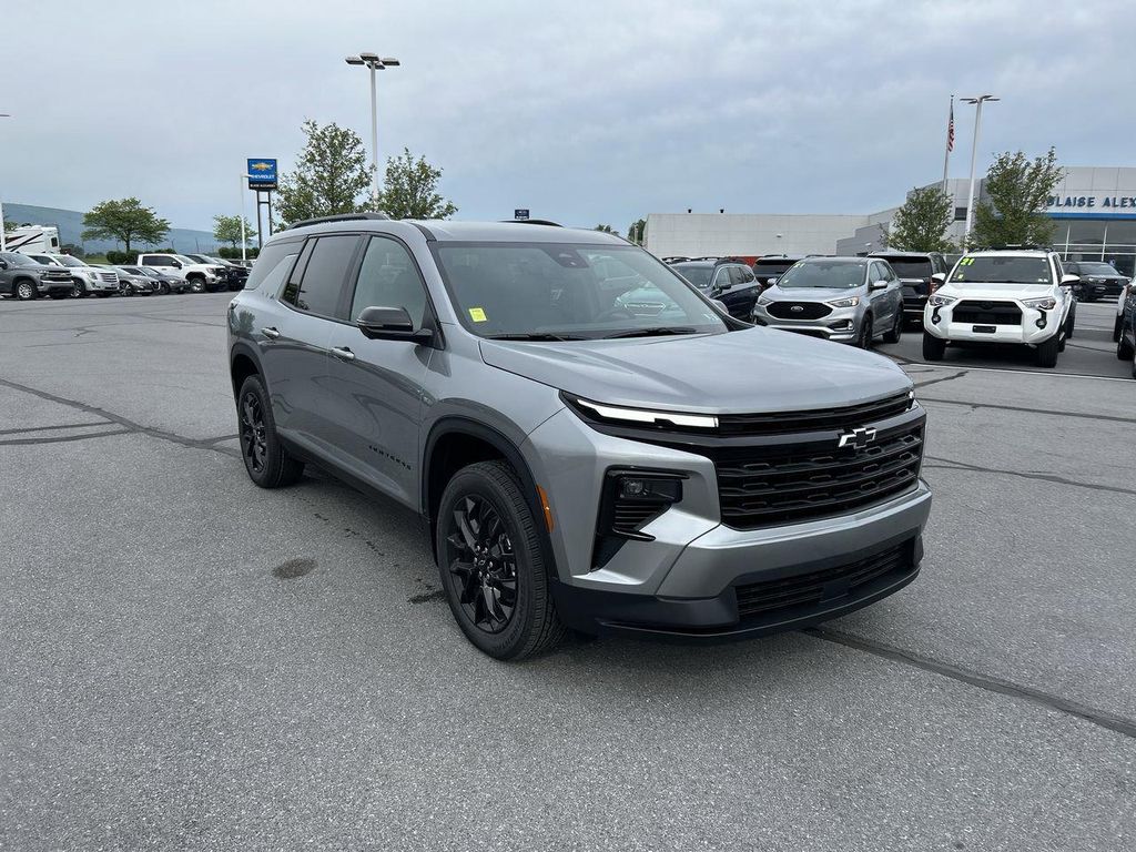 New 2026 Chevrolet Traverse LT