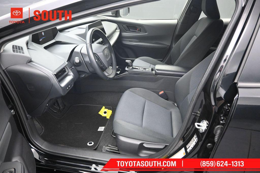 صورة 9 لـ 2025 Toyota PRIUS LE