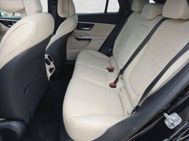 2026 Mercedes-BENZ GLC — миниатюра 17