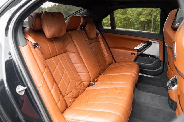 2023 BMW 740 I — миниатюра 40