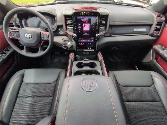 صورة مصغرة 18 لـ 2025 RAM 1500 REBEL