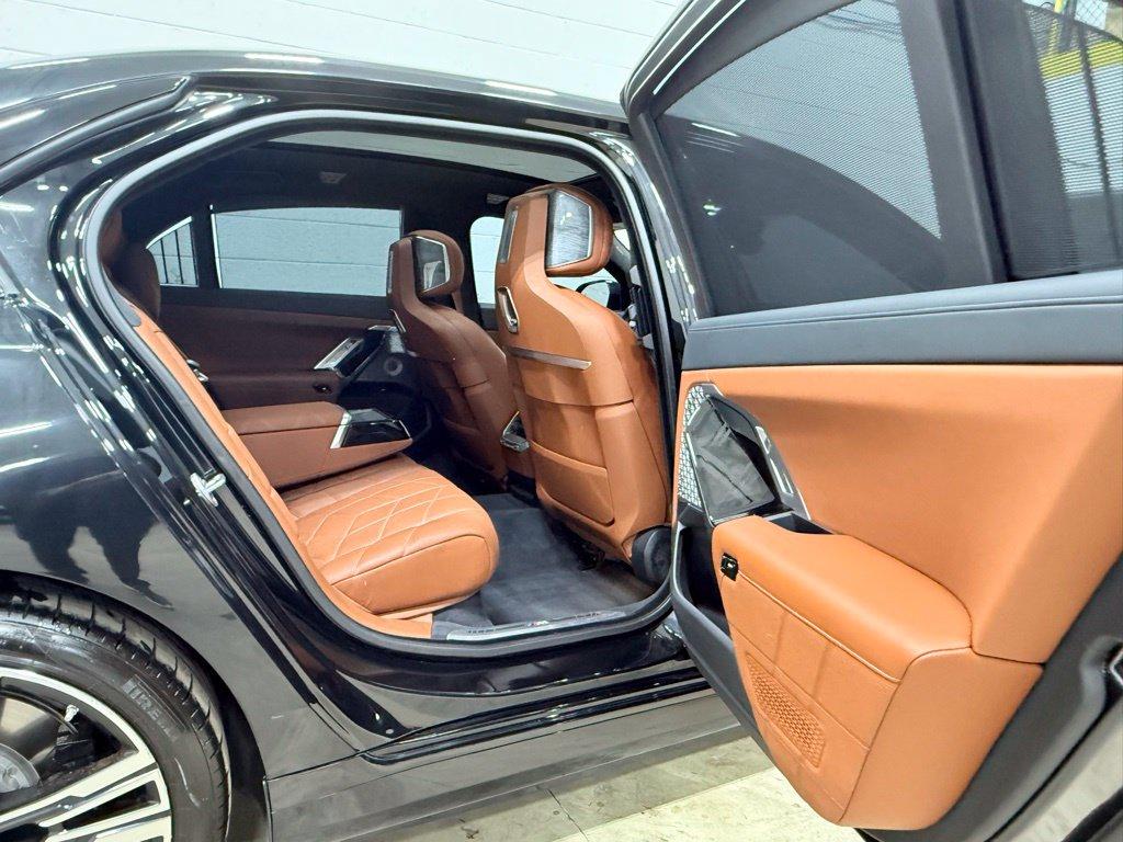 صورة مصغرة 49 لـ 2023 BMW I7 XDRIVE60