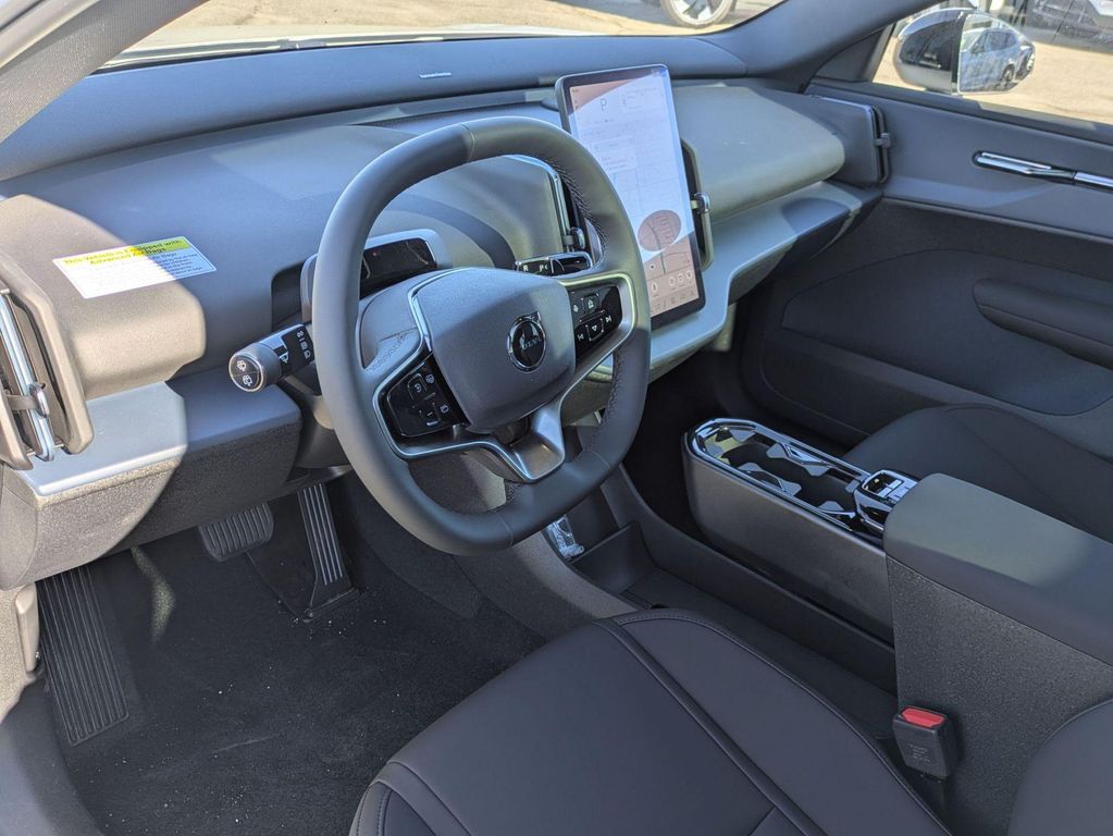صورة 7 لـ 2025 Volvo EX30 ULTRA