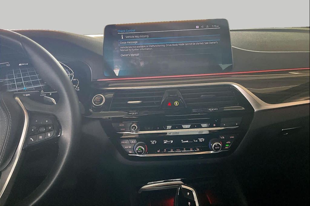صورة 6 لـ 2023 BMW 530E BASE